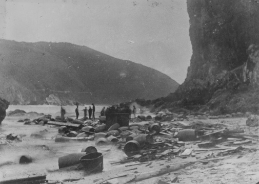 Wreck of the Fredheim on 23 June, 1897 at the Knysna Heads