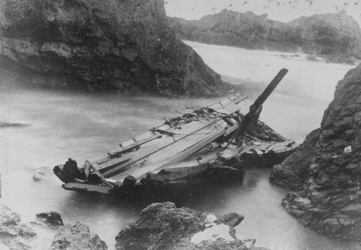 Wreck of the Fredheim on 23 June, 1897 at the Knysna Heads